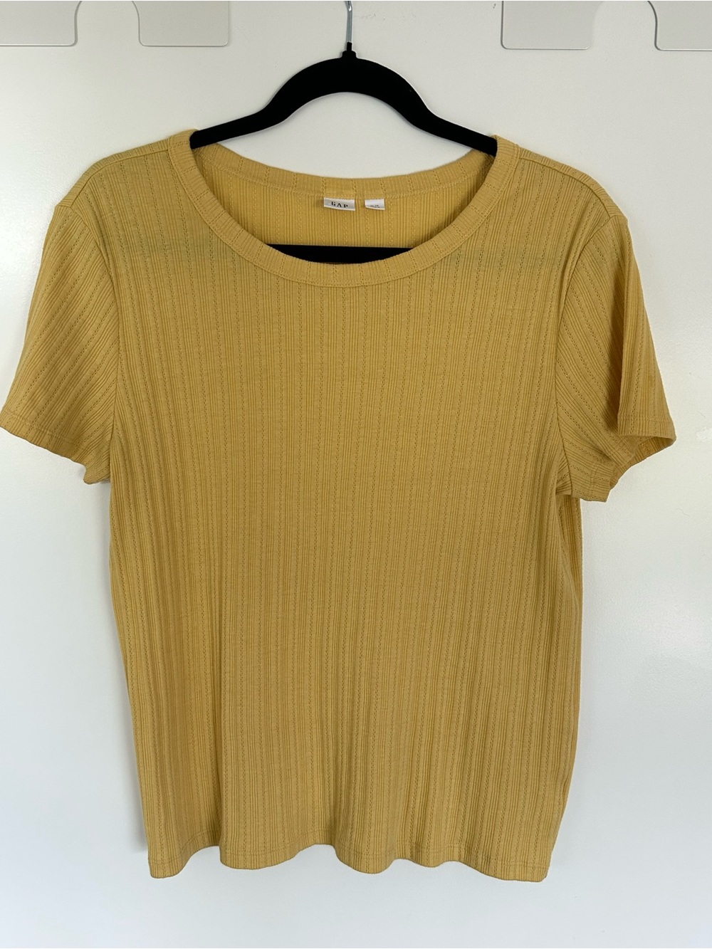 Butter Yellow Gap T-Shirt with girly rib detailing - Size XL - Vintage